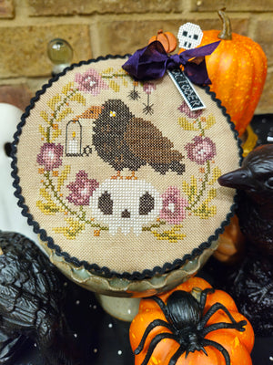 Pin Drum Shorties #10 Crow design by Quaint Rose Needlearts